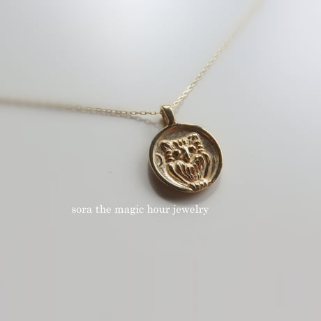 ふくろうのコインチャームネックレス　ゴールド　K10 gold owl coin 【受注生産】