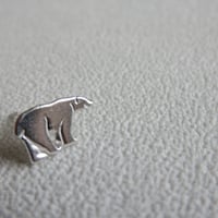 ホッキョクグマ　ポストピアス片方右向き　Polar bear