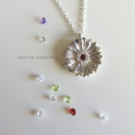 ガーベラのネックレス　size L   Garbera necklace【受注生産】ガーベラ好きさんへ贈る味わいシルバーアクセサリー花言葉「希望」「前向き」11月誕生花