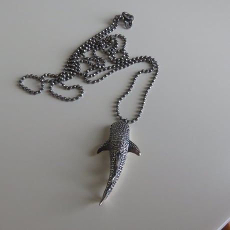 ジンベエザメ　ネックレス　Whale shark necklace　海の生き物好きさんへ　個性的な絶滅危惧種ジュエリー