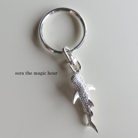 ジンベエザメ　キーリング　Whale shark  key ring リアルなジンベエザメのキーホルダー　silver925製