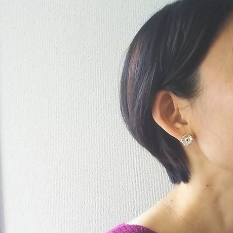 ガーベラのピアス　Silver925　CZ　ガーベラ好きさんへ贈る味わいシルバーアクセサリー花言葉「希望」「前向き」11月誕生花