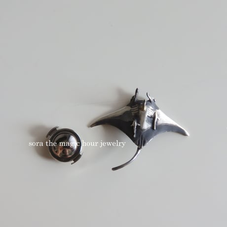 オニイトマキエイシルバーネックレス　大人可愛いリアルなマンタ　Manta ray silver necklace