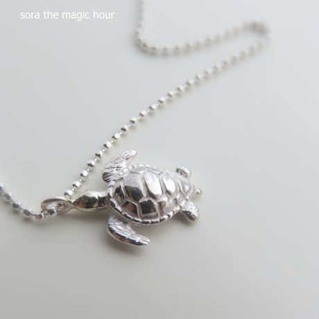 アオウミガメ ネックレス　green turtle