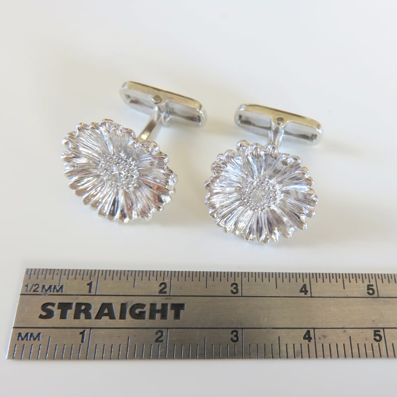   花モチーフ カフス 桜カフスボタン タイピン・カフス smile+ 通販 11454326｜Creema(クリーマ)