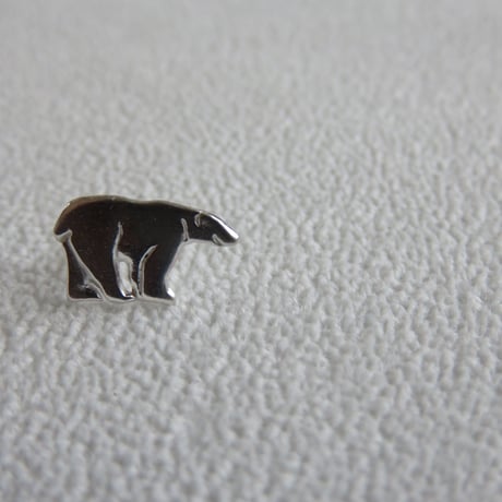 ホッキョクグマ　ポストピアス片方右向き　Polar bear