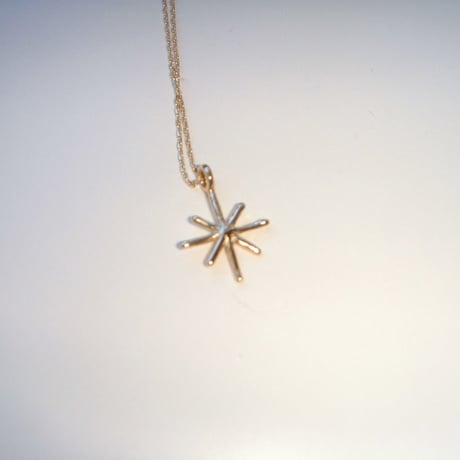 snow crystal　asterisk✵アスタリスク　ネックレス K10