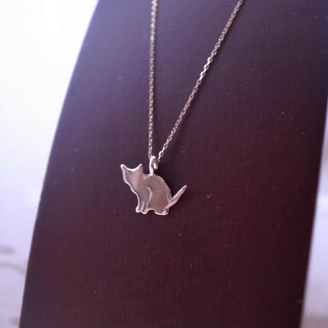 ネコシルエット　K10 ネックレス「座り」Cat silhouette necklace