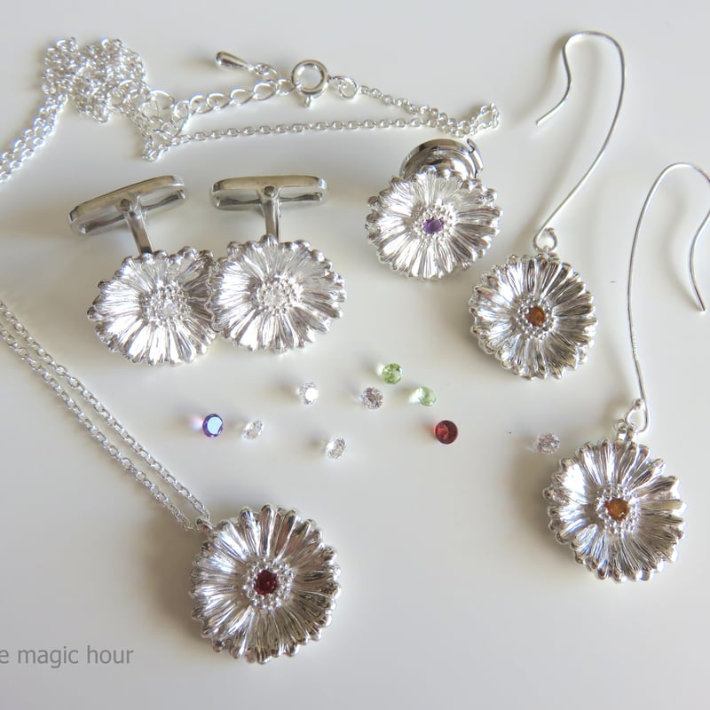 ガーベラのカフス Lサイズ 【受注生産】ガーベラ好きさんへ贈る味わい