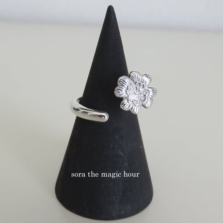四つ葉のクローバーのフリーリング　Four-leaf clover silver 925 ring 　「幸運」「私のものになって」