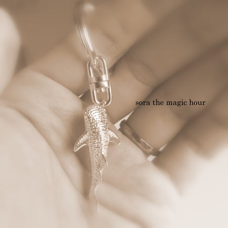 ジンベエザメ　キーリング　Whale shark  key ring リアルなジンベエザメのキーホルダー　silver925製