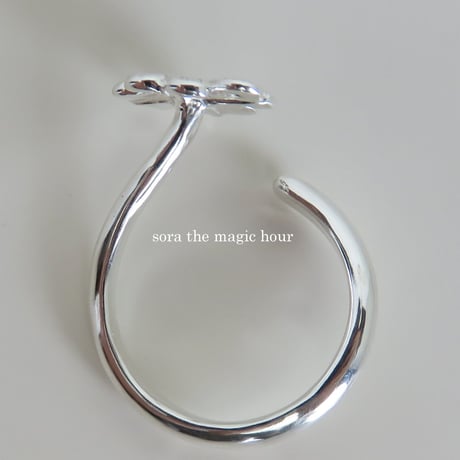 四つ葉のクローバーのフリーリング　Four-leaf clover silver 925 ring 　「幸運」「私のものになって」