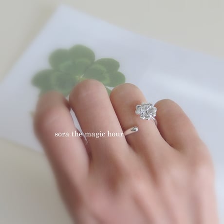 四つ葉のクローバーのフリーリング　Four-leaf clover silver 925 ring 　「幸運」「私のものになって」