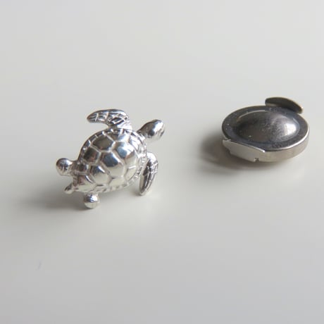 アオウミガメ ピン　タイピン　ピンブローチ　green turtle pin