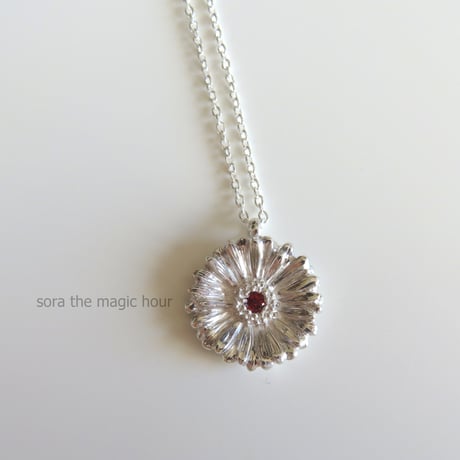 ガーベラのネックレス　size L   Garbera necklace【受注生産】ガーベラ好きさんへ贈る味わいシルバーアクセサリー花言葉「希望」「前向き」11月誕生花