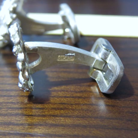 ガーベラのカフス　M　男性に大人気　ガーベラ好きさんへ贈る味わいシルバーアクセサリー花言葉「希望」「前向き」11月誕生花