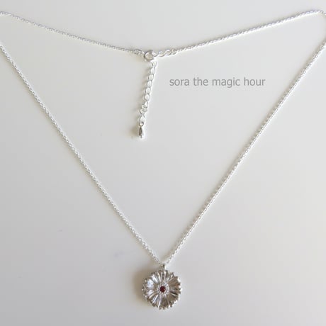 ガーベラのネックレス　size L   Garbera necklace【受注生産】ガーベラ好きさんへ贈る味わいシルバーアクセサリー花言葉「希望」「前向き」11月誕生花