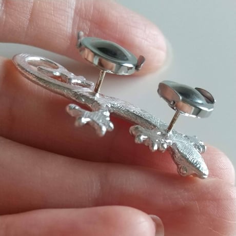 ニホンヤモリ　家守　おしゃれラペルピン　シルバーピン　タイピン　ブローチ　やもりアクセ
