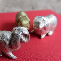 うさぎの置物　ホーランドロップ　 兎年　飛躍祈願　子宝のお守り　ラビットフット