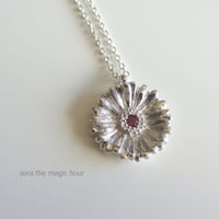 ガーベラのネックレス　size L   Garbera necklace【受注生産】ガーベラ好きさんへ贈る味わいシルバーアクセサリー花言葉「希望」「前向き」11月誕生花
