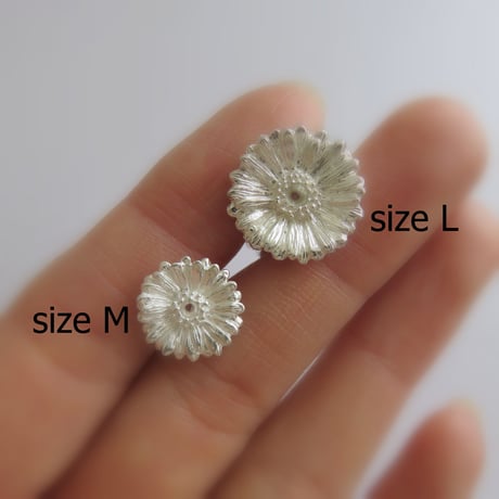 ガーベラのラペルピン　Lサイズ　【受注生産】男性にも　ガーベラ好きさんへ贈る味わいシルバーアクセサリー　花言葉「希望」「前向き」　11月誕生花