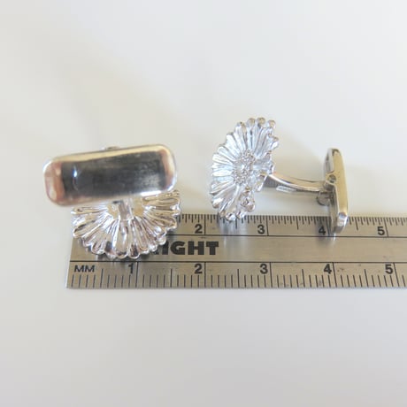 ガーベラのカフス　Lサイズ　【受注生産】ガーベラ好きさんへ贈る味わいシルバーアクセサリー　花言葉「希望」「前向き」