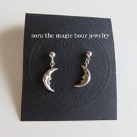 月のゆれるポストピアス　S　三日月のピアス　moon