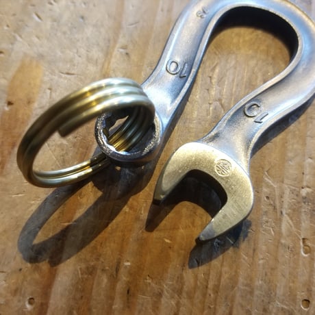 REW10 WRENCH KEYHOOK (LOBSTER）