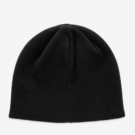 oMA /Skull Logo studs Beanie