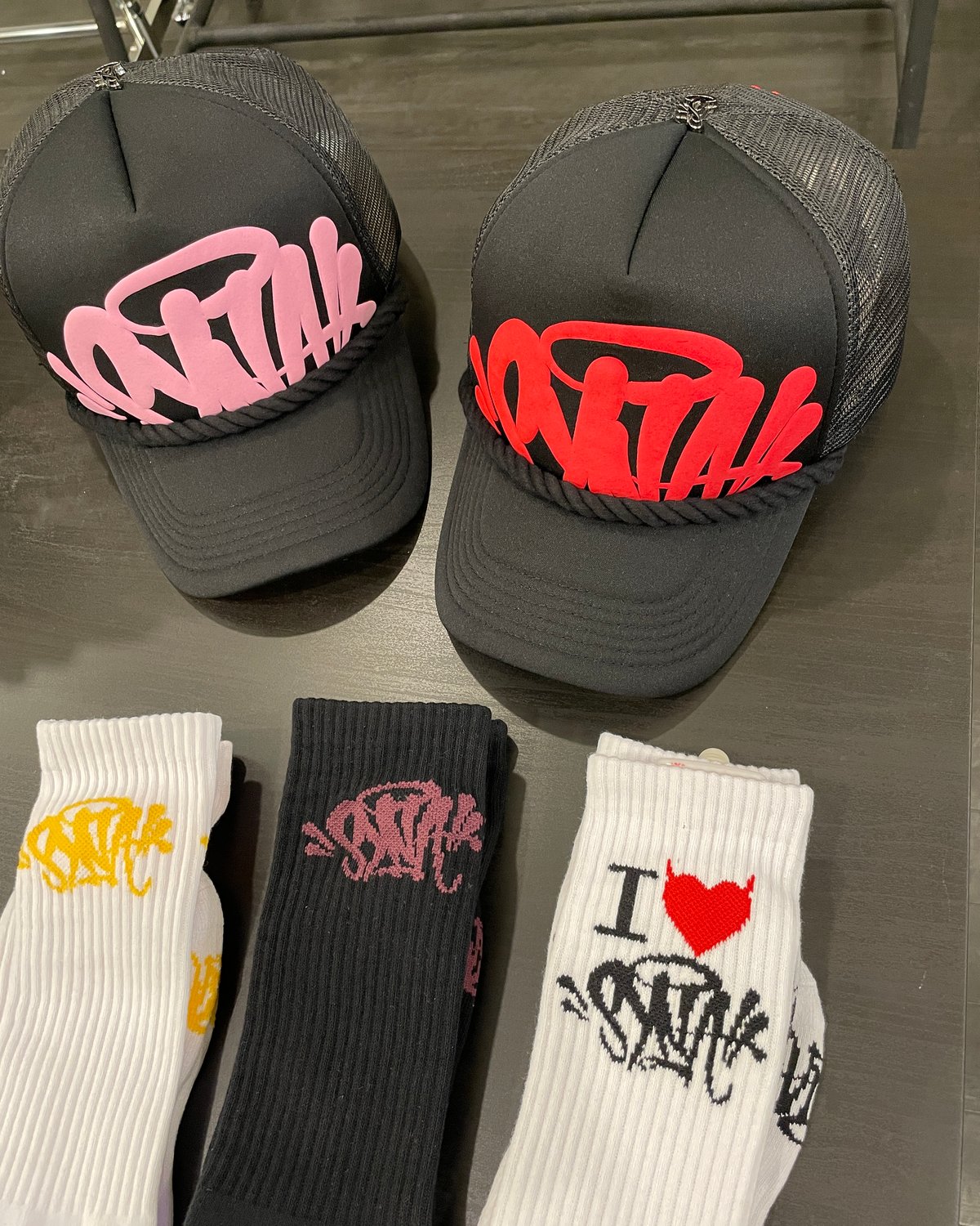 SYNA WORLD / Syna Trucker Cap (Black×Pink) | BI