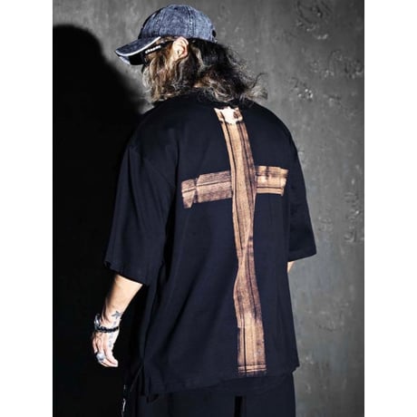 By The R/ Cross breach Tshirts BLACK "SET UP"