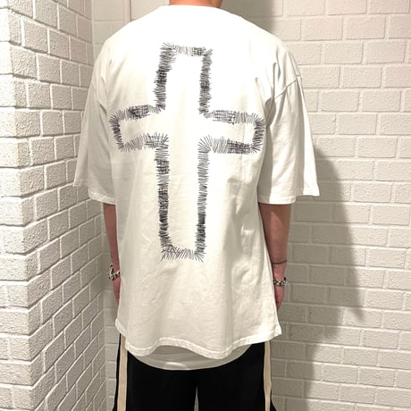 Mismatch NYC/Embroidery cross Tee  WHITE