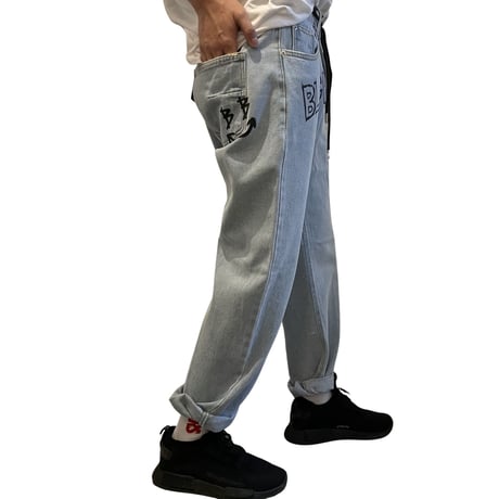 BLACK BLOND/BORDER GRAFFITI SMILE LOGO DENIM (BLUE)