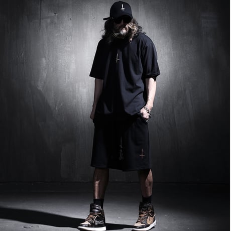By The R/ Cross breach Tshirts BLACK "SET UP"