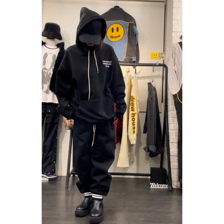 By The R/ lettering Hoodie "BLACK"