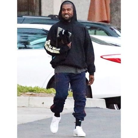 Saint Pablo Tour/official hoodie フーディー　ブラック