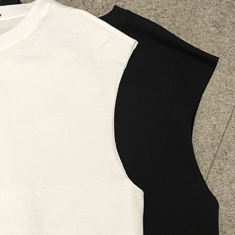 WOSS.official/CUT OFF No Sleeve Tshirts (Black/White)