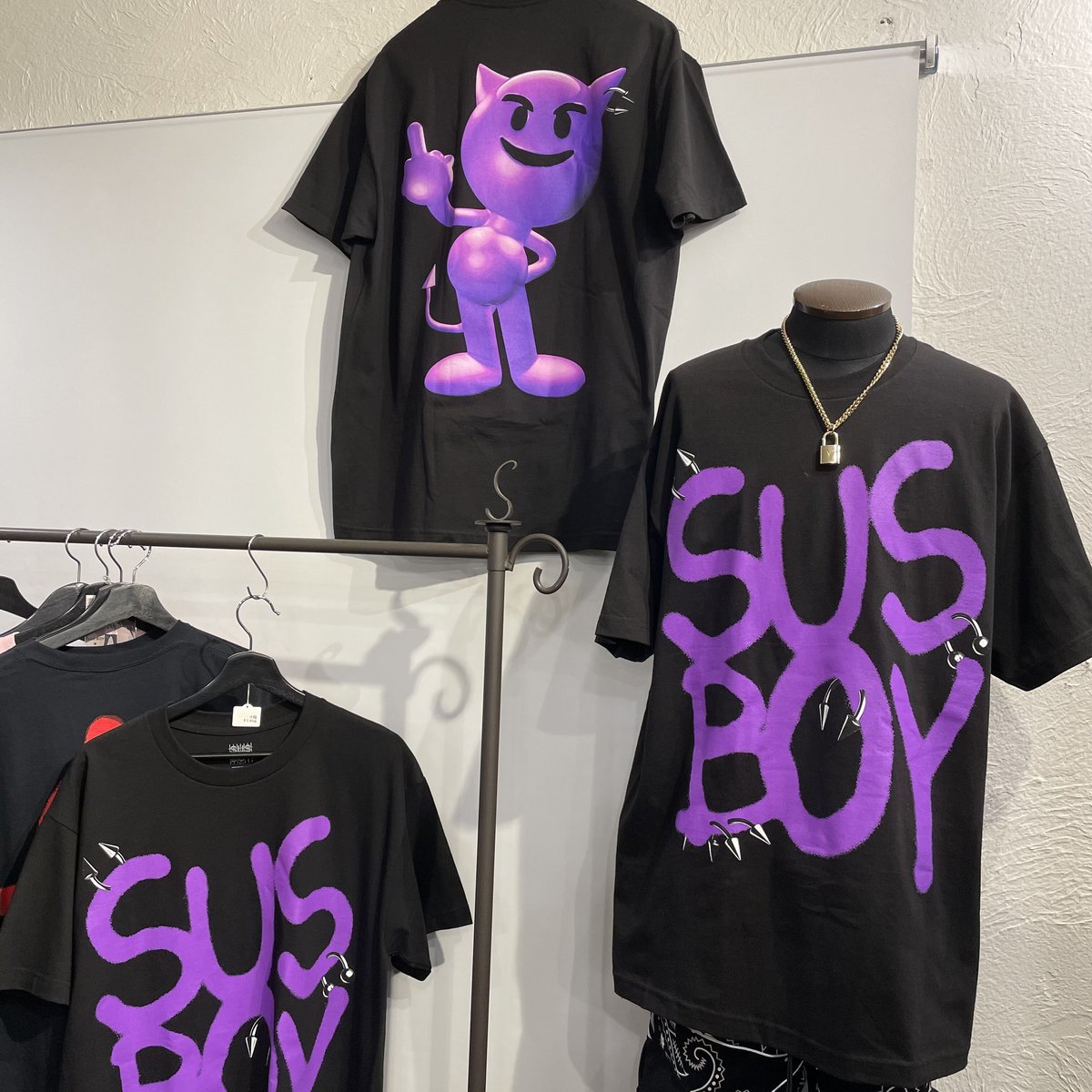 SUS BOY/LOGO DEVIL Tshirts BLACK