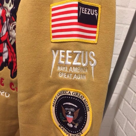 Nineteenth letter/Yeezus Campaign フーディー ベージュ
