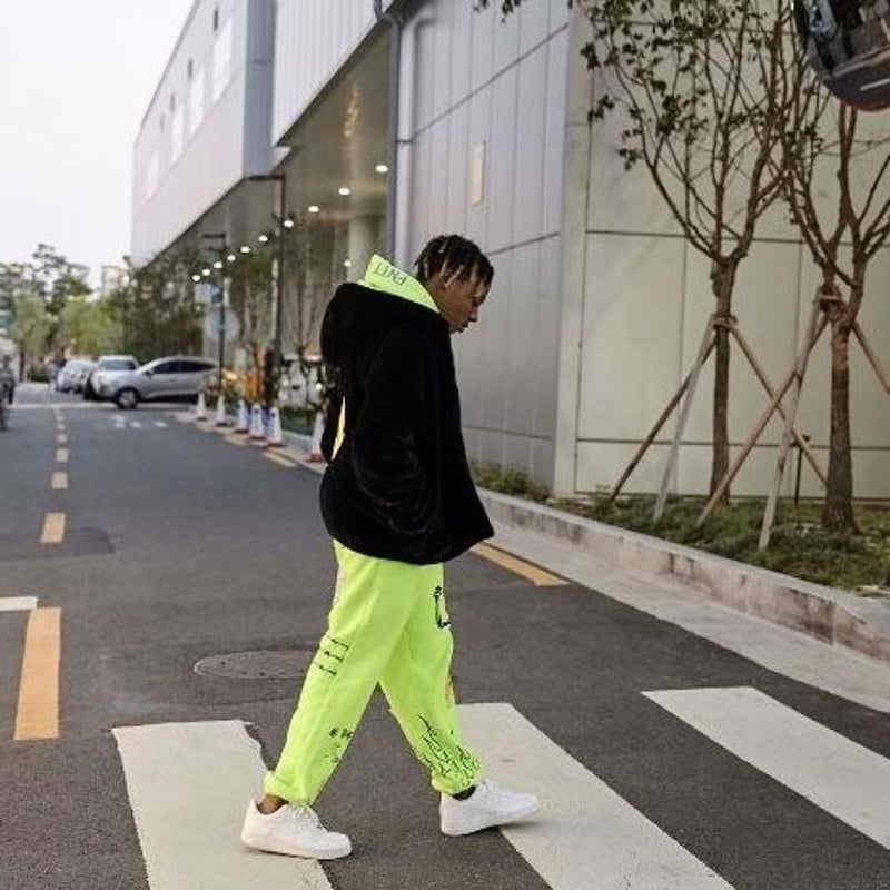 FNTY/Flying FLAME Sweat pants Neon Yellow | BIN