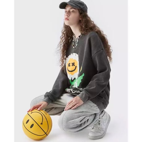 WOSS.official/Flower Smile  Crewneck