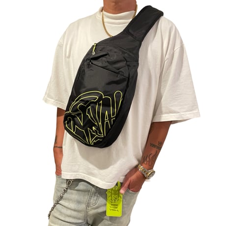 SYNA WORLD / Syna Sling Bag (Black×Yellow)