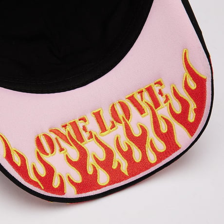 TOXICITY X DSMSD/ BY MOUR CAP LOVE HARD TRUCKER HAT (BLACK)