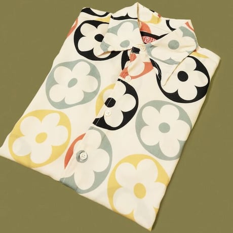 Petals and Peacocks /80s flower Vacation Shirts