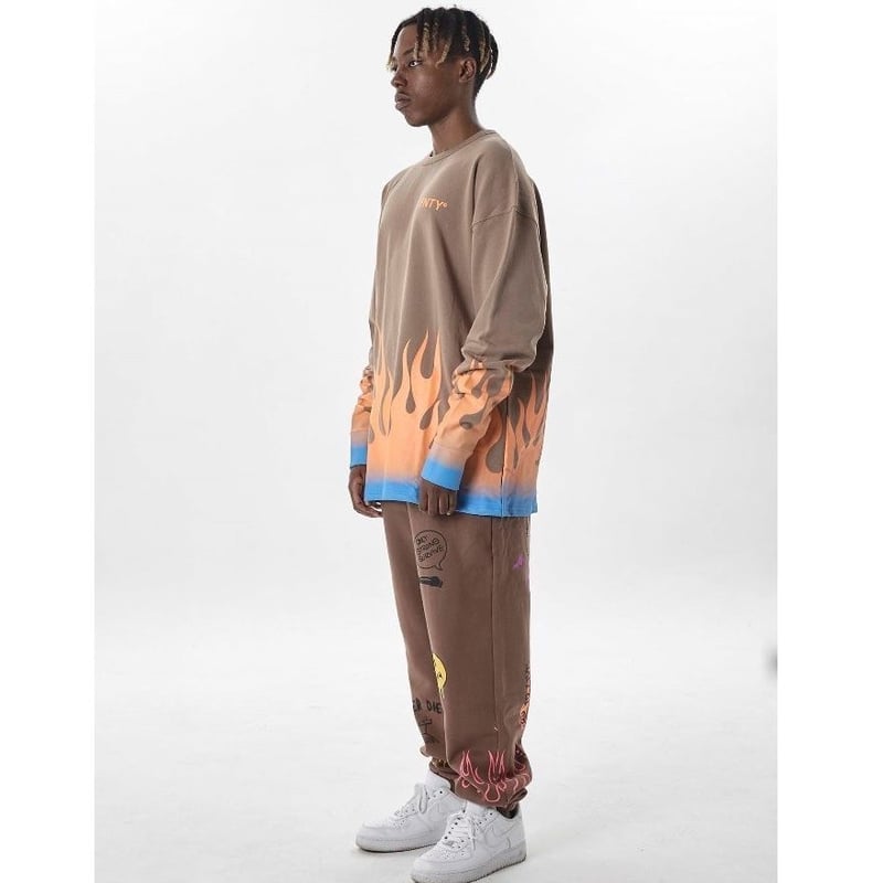 FNTY/Flying FLAME Crewneck TAN スウェット FNTY/Flying FLAME Crewneck TAN | BINGOSTAR ・ ビン