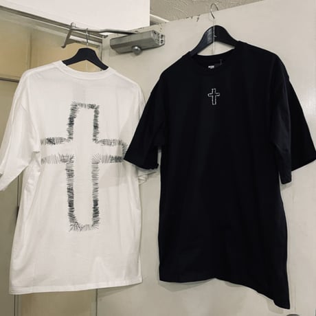 Mismatch NYC/Embroidery cross Tee