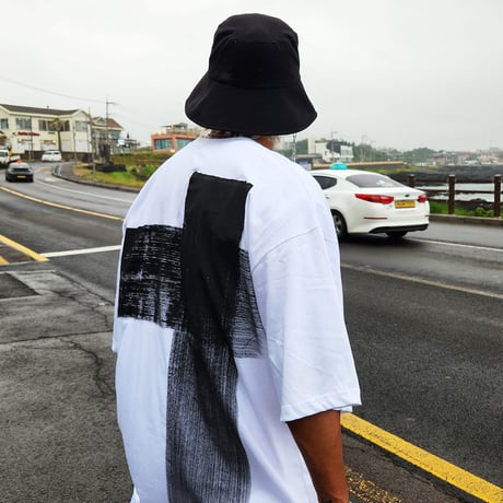 By The R/ brush painting  tee(WHITE)