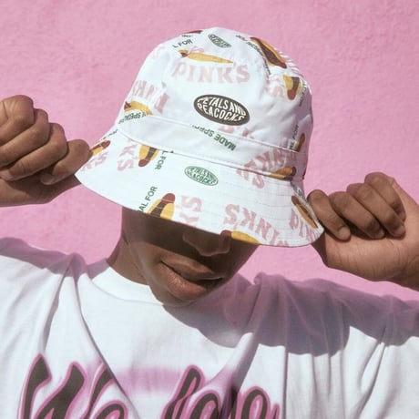 Petals and Peacocks × PINKS  /Bucket Hat  ”WHITE”