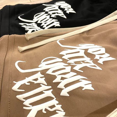 Mismatch NYC/3D letter Shorts