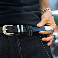 By The R/ Leather belt